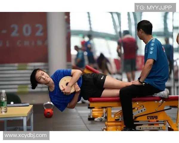 足球明星身体变形视频揭秘运动员训练背后的艰辛与挑战